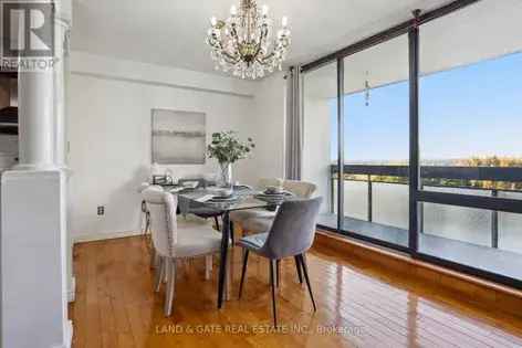 Lease 2 Rooms Apartment in Toronto with Balcony and Amenities