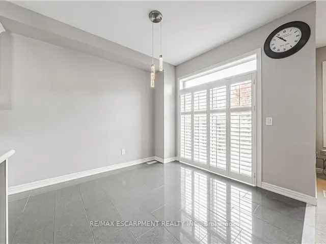 House For Sale in Hamilton, Ontario