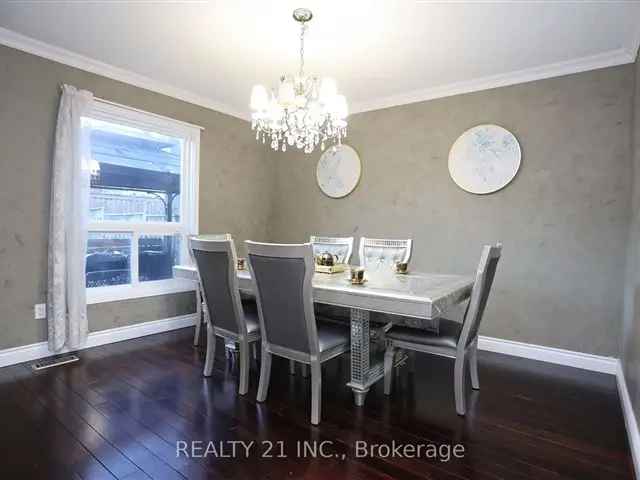 House For Sale in Pickering, Ontario