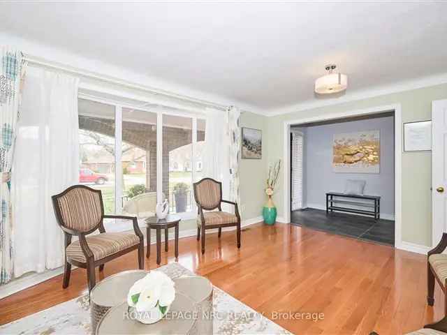 House For Sale in 90, Mary Street, Niagara-on-the-Lake, Ontario