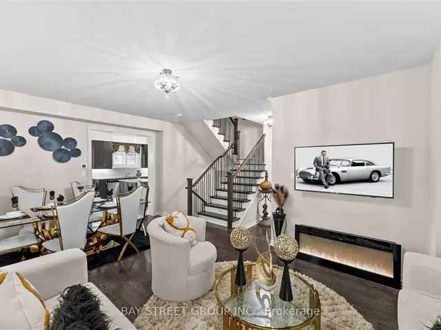 Townhouse For Sale in Whitby, Ontario