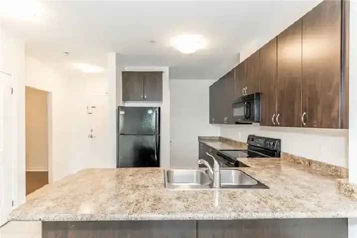 1 Bed 1 Den 1 Bath Condo Apartment For Rent in Markham