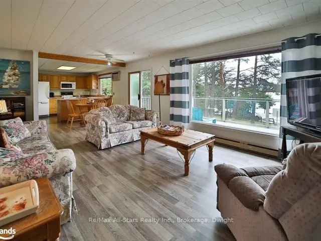 Dwight Bay Muskoka Bungalow Steps From Beach and Village