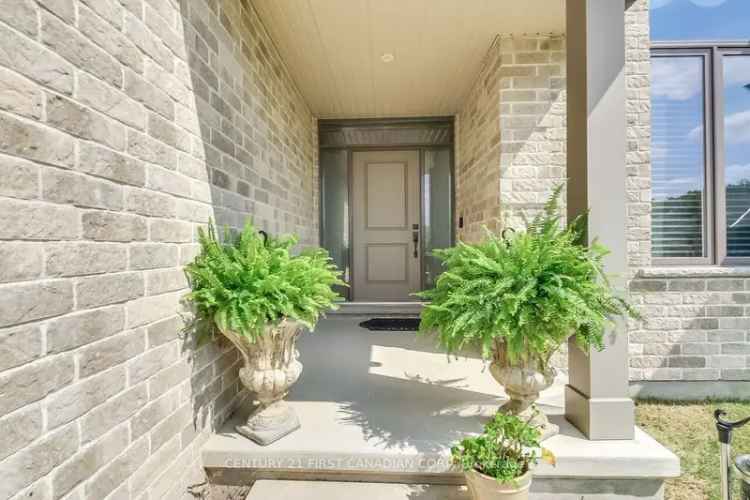 House For Sale in Strathroy-Caradoc, Ontario