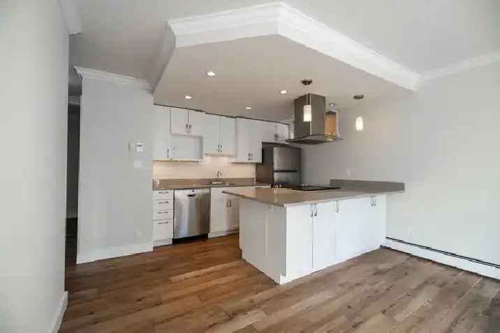 Studio Apartment for Rent - 2035 Barclay Street