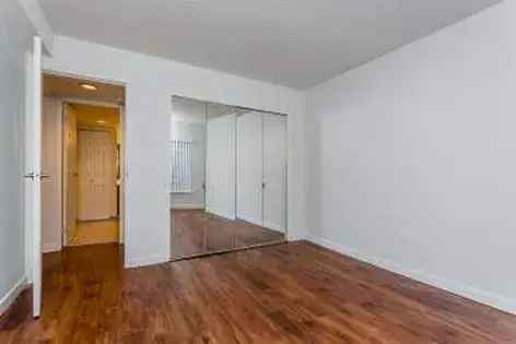 1 room apartment of 90 m² in Vancouver