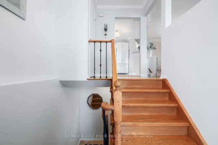 Luxury Raised Bungalow Port Hope Family Home