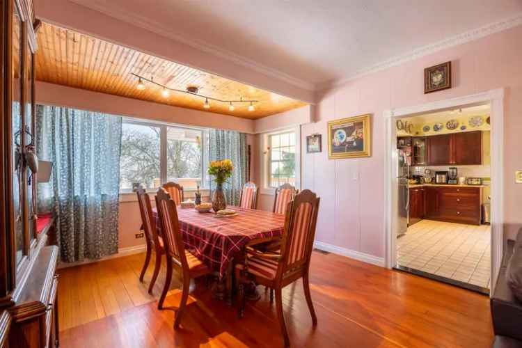 1504 Eighth Avenue New Westminster House for Sale