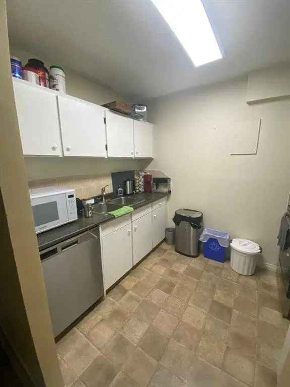 House For Sale in Calgary, Alberta