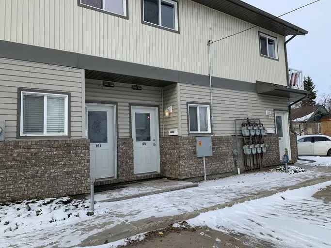 10136 102 Ave -  in Grande Prairie