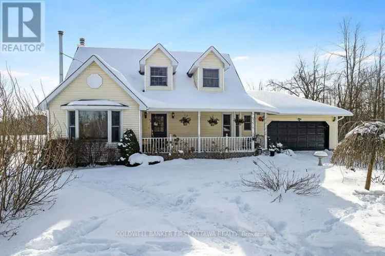 11-Acre Hobby Farm near Kemptville - Charming 4-Bed Home