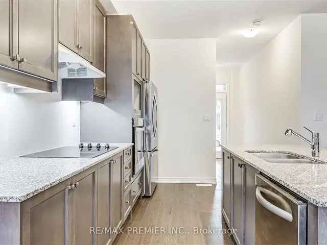 Beautiful 3 Bed 2.5 Bath Home Modern Kitchen Open Concept