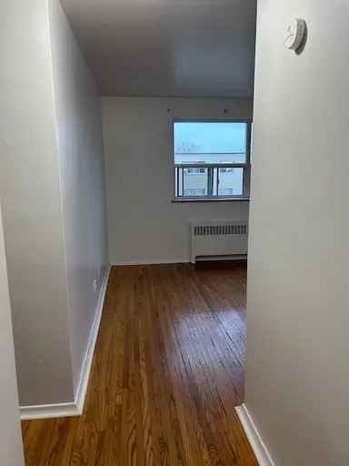 2 Bedroom Apartment near Mohawk College Hamilton