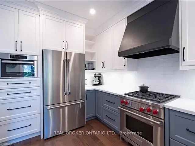 House For Sale in Oakville, Ontario