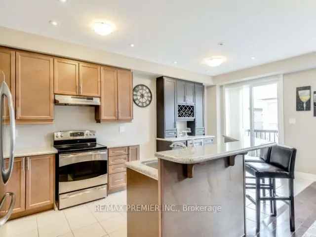 Townhouse For Rent in Vaughan, Ontario