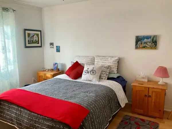 Condo for Sale Bas Saint Laurent Walking Distance Flexible Possession