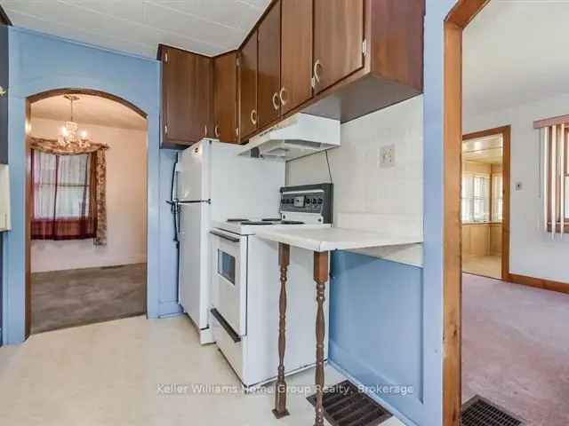 House For Sale in Mapleton, Ontario