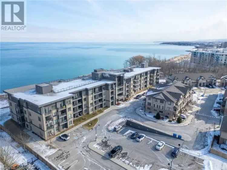 Waterfront getaway for rent in the city with lake views and amenities