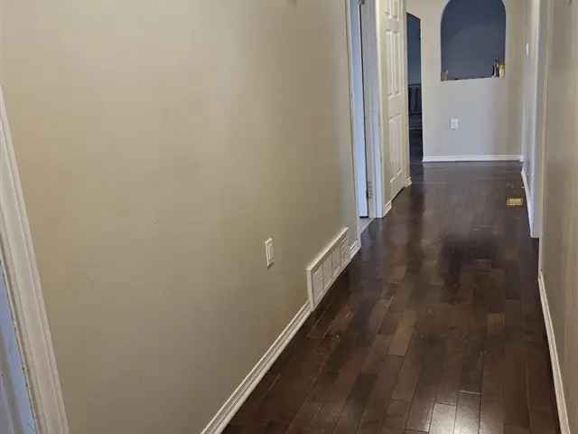 House For Sale in Ottawa, Ontario