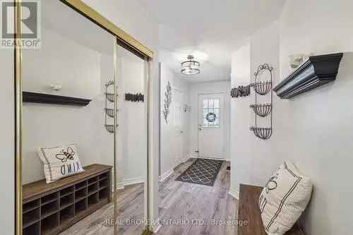 Erin Mills Detached Home 3 1 Bedroom 3 Bathroom Updated Kitchen Private Backyard