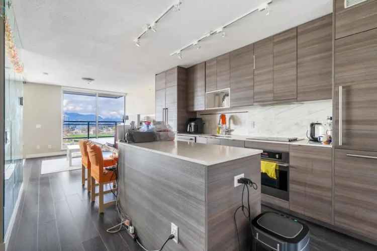 Surrey Central Condo for Sale: 1 Bedroom BOSA Alumni Tower