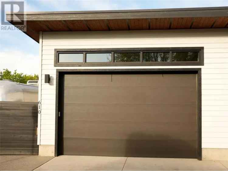 Okanagan Lakefront Modern Home - 3 Beds + Den - Rotary Park Beach