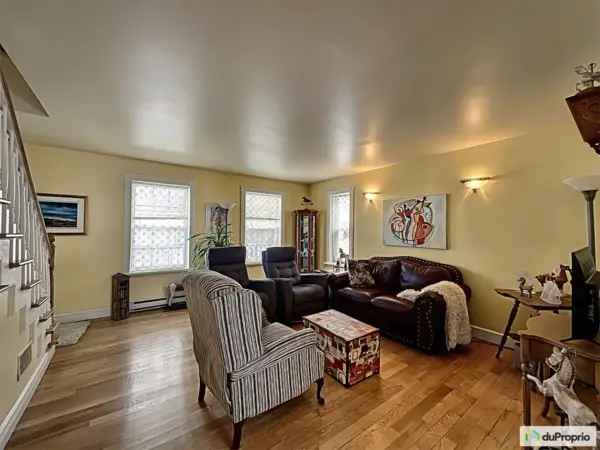2+ Storey Colonial Home For Sale Near Schools and Parks