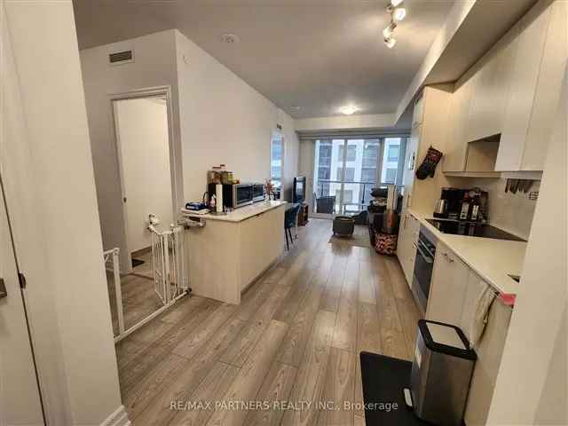 1+1 Bedroom Condo with 2 Bathrooms Near Transit and Shopping