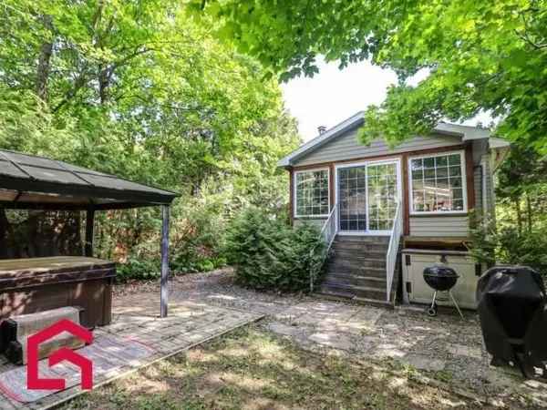 Lakefront Bungalow for Sale 3 Bed 2 Bath Laurentides