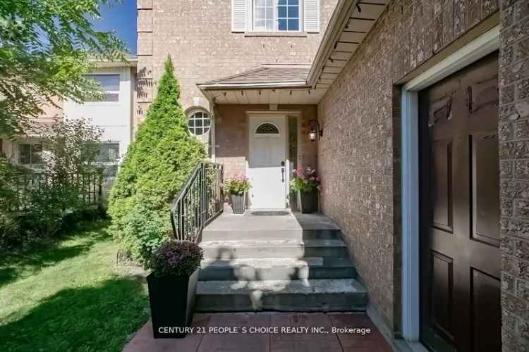 House For Sale in 61, Mullis Crescent, Brampton, Ontario