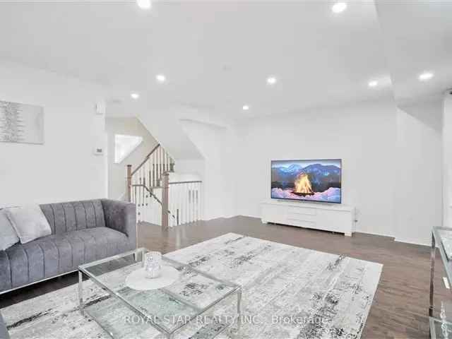 2077 Sq Ft 4 Bed 4 Bath Semi-Detached Home