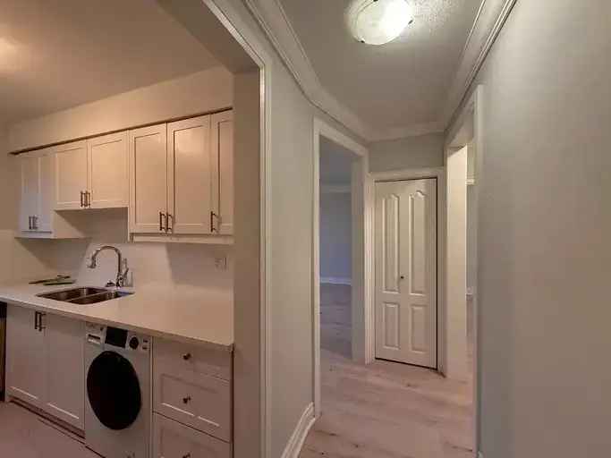 Rent 2 Bedroom Apartment in Hamilton with Modern Design