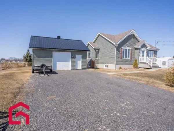 Bungalow for Sale 4 Bedrooms 2 Baths Detached Garage Pool