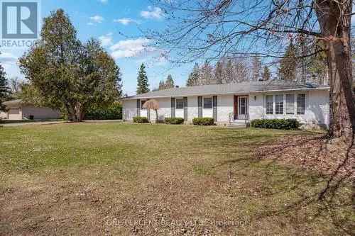 Barrhaven Bungalow - Renovation Project - Large Lot - Double Garage
