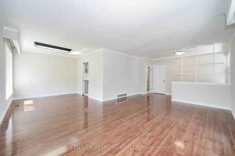 5 Bedroom Detached Home in Mississauga