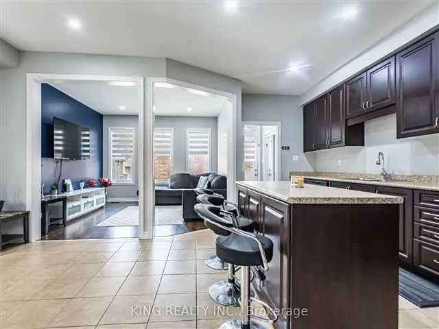 Townhouse For Sale in Brampton, Ontario