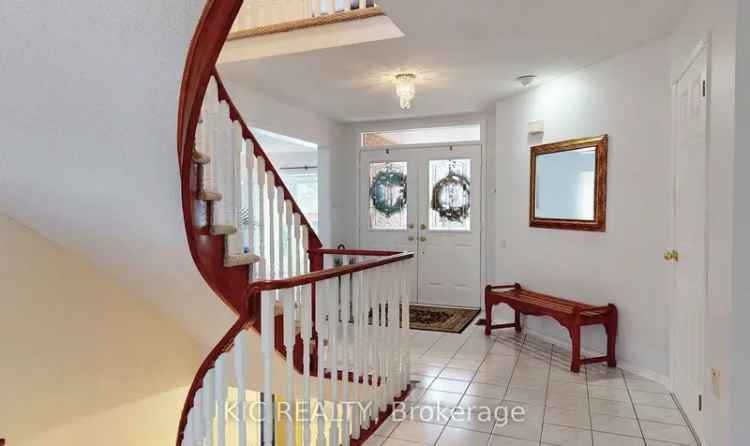 House For Sale in Whitby, Ontario