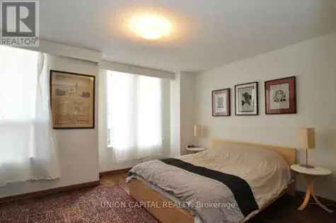 3 rooms apartment of 156 m² in Toronto