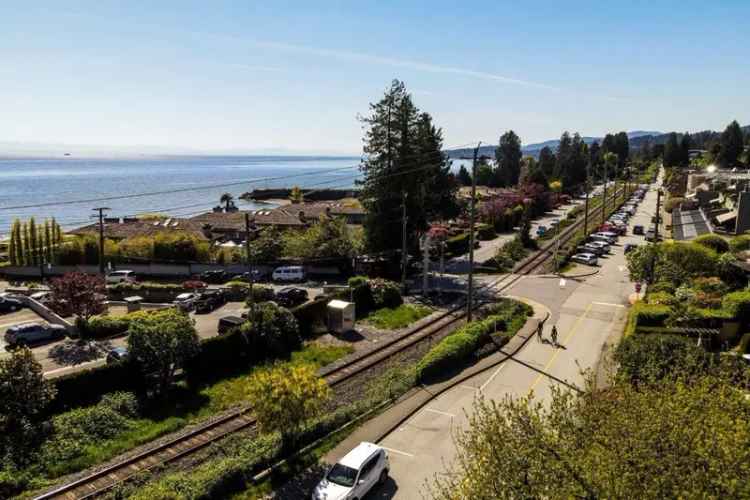 A $2,659,000.00 1/2 Duplex with 4 bedrooms in Dundarave, West Vancouver