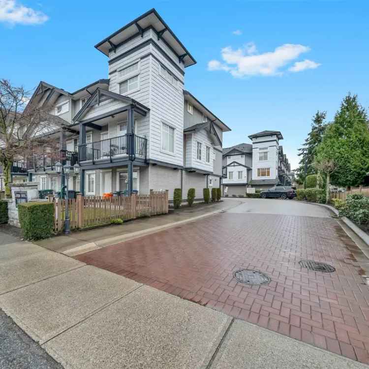 4 Bedroom Townhouse for Sale in East Newton