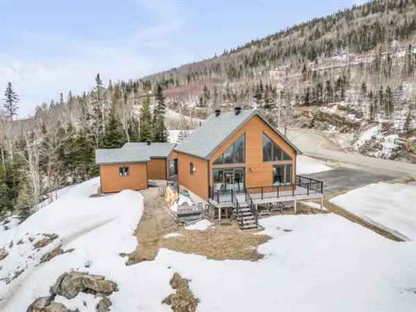 2+ Storey House with River & Mountain Views
