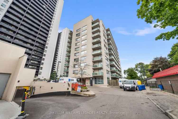 Condo For Sale in 2464, Weston Road, Toronto, Ontario