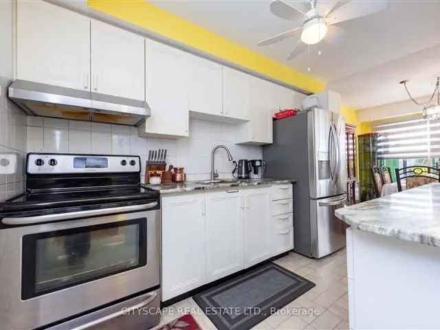 Townhouse For Sale in Brampton, Ontario