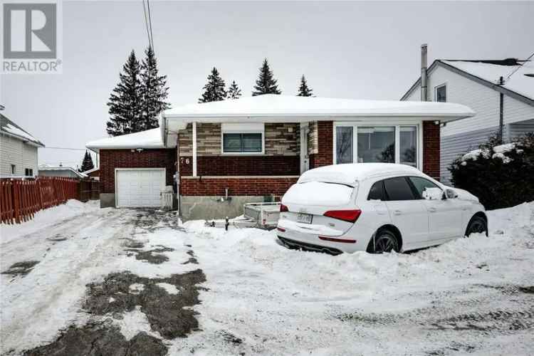 Large Bungalow with Two Kitchens and Six Bedrooms