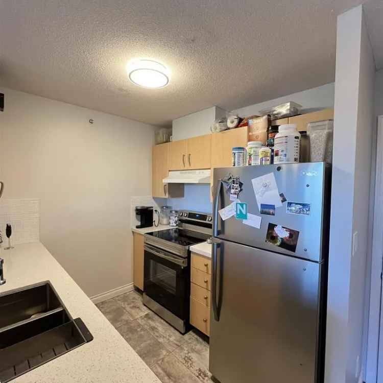 1 Bed + Den Condo near Metrotown Skytrain