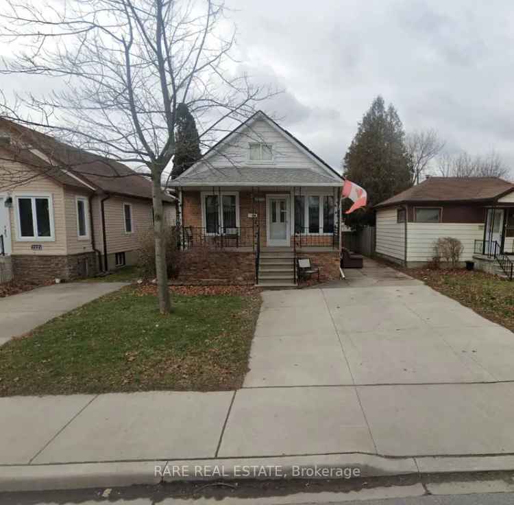 3 Bed 1 Bath Home in South Walkerville Windsor with Solar Panels