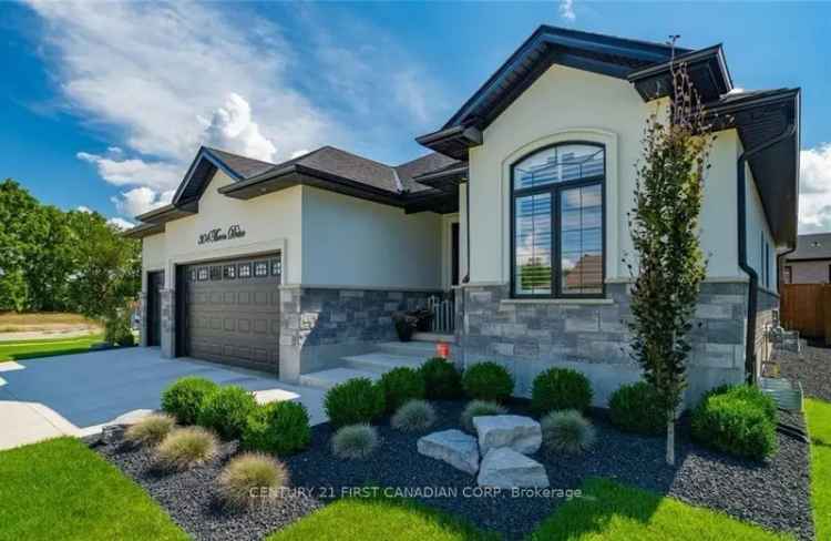 House For Sale in Strathroy-Caradoc, Ontario