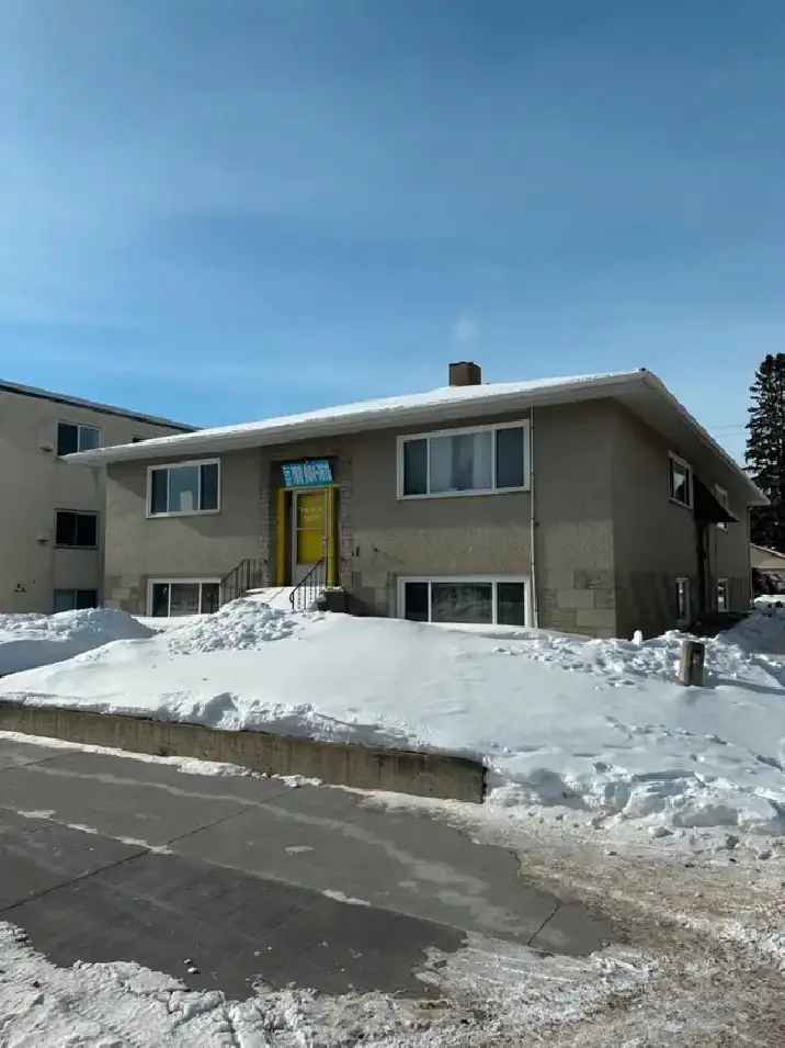 1 2 Bedroom Apartments Premier 124 Street 800 sq ft