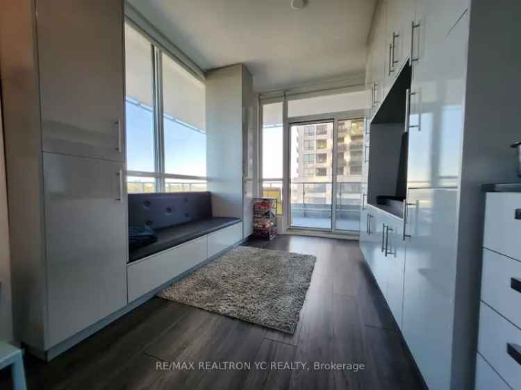 Condo For Sale in Toronto, Ontario