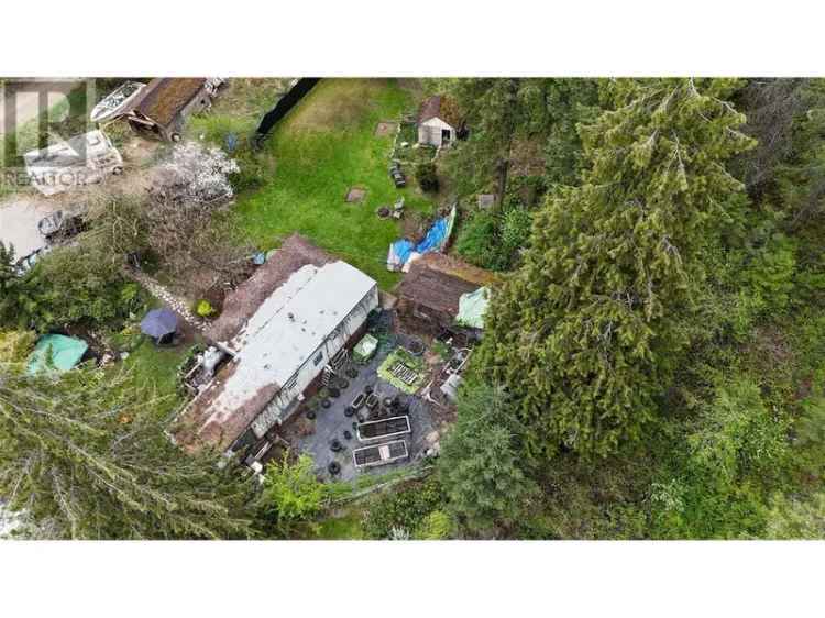 Christina Lake Retreat 6.45 Acres Privacy Mountainside Home